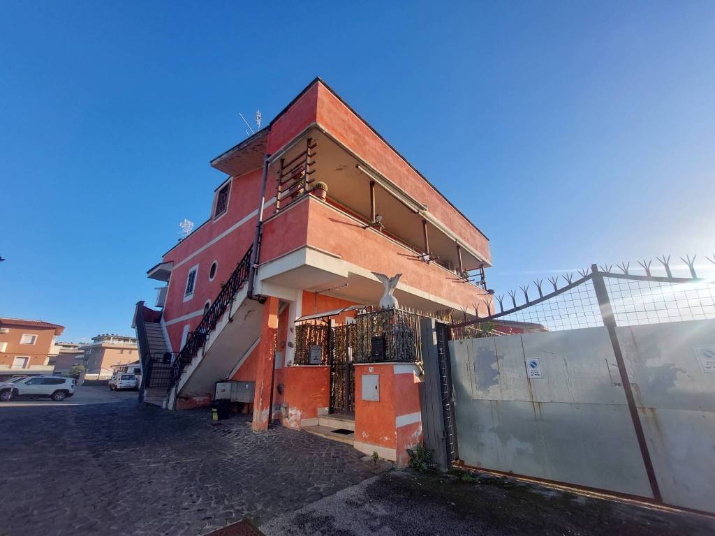 appartamento in vendita a Marino in zona Poggio delle Mole