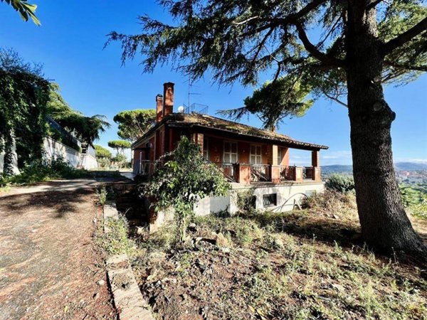 casa indipendente in vendita a Marino in zona Due Santi