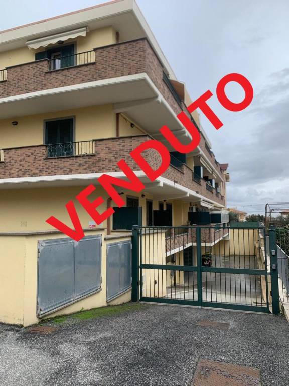 appartamento in vendita a Marino in zona Poggio delle Mole