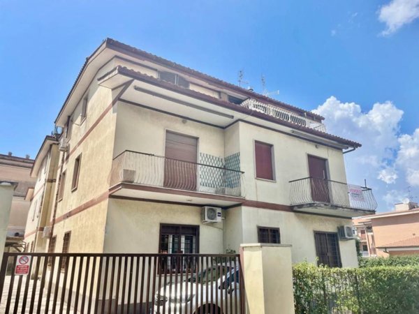 appartamento in vendita a Marino in zona Frattocchie