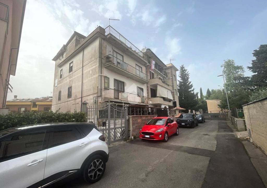 appartamento in vendita a Marino in zona Cava dei Selci