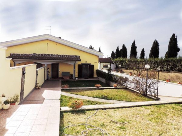 casa indipendente in vendita a Marino in zona Frattocchie
