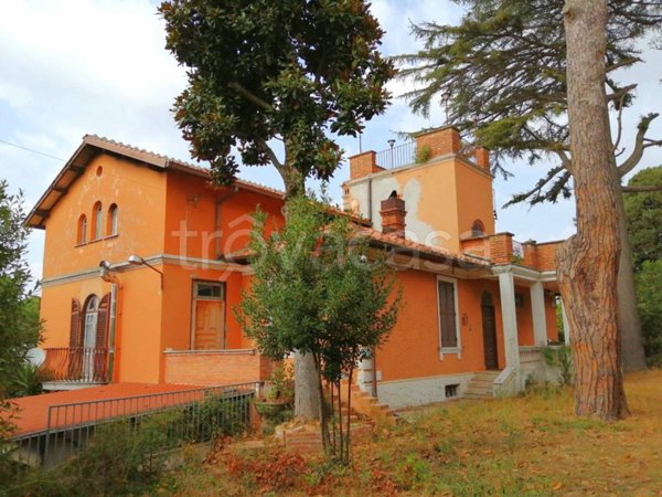 casa indipendente in vendita a Marino in zona Due Santi
