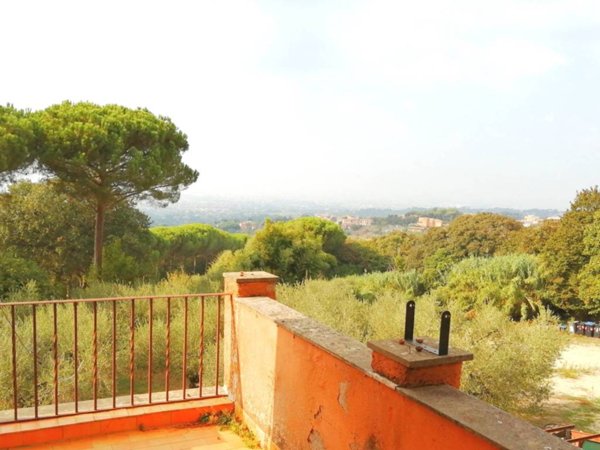 casa indipendente in vendita a Marino in zona Due Santi