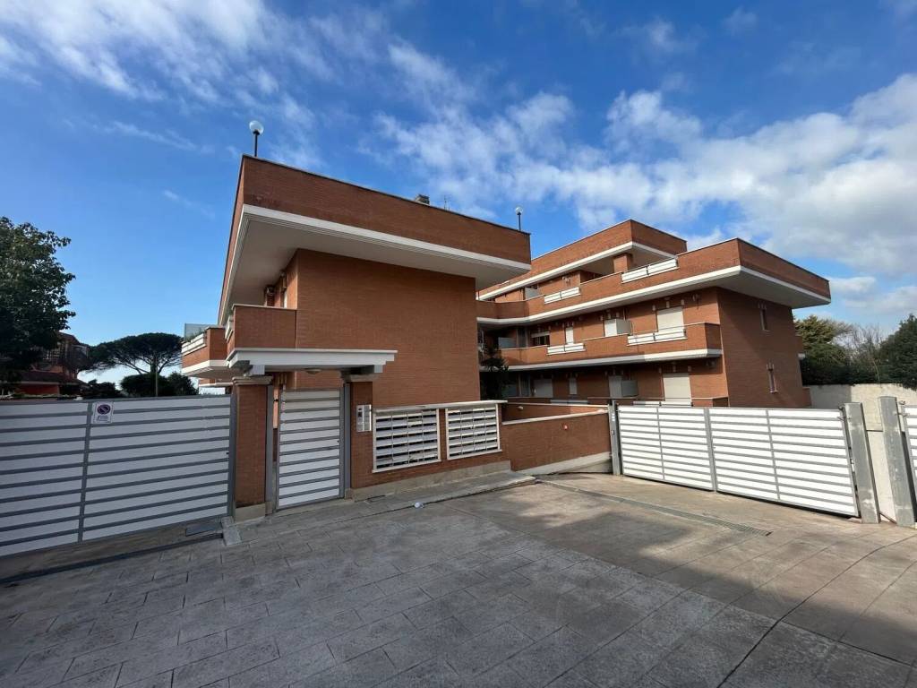 appartamento in vendita a Marino in zona Poggio delle Mole