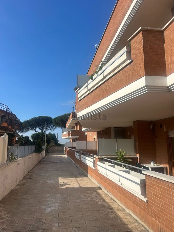 appartamento in vendita a Marino in zona Poggio delle Mole