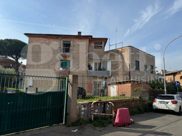 appartamento in vendita a Marino in zona Santa Maria delle Mole