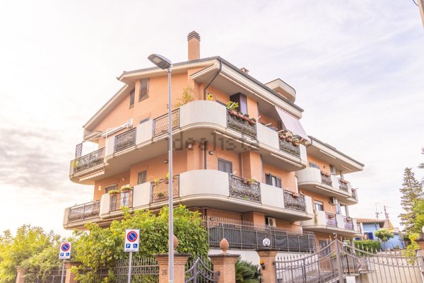 appartamento in vendita a Marino in zona Santa Maria delle Mole