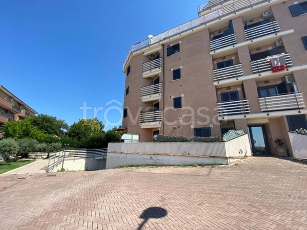 appartamento in vendita a Marino in zona Poggio delle Mole