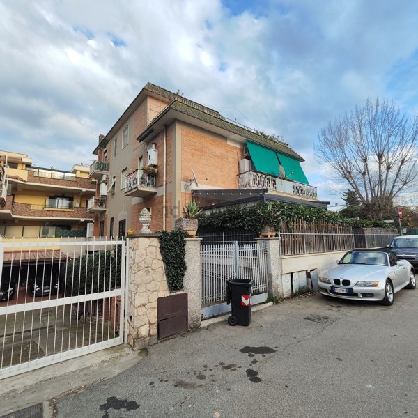 appartamento in vendita a Marino in zona Santa Maria delle Mole