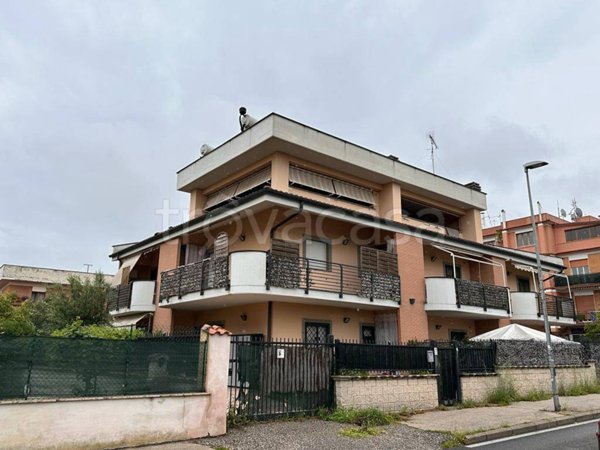 appartamento in vendita a Marino in zona Cava dei Selci