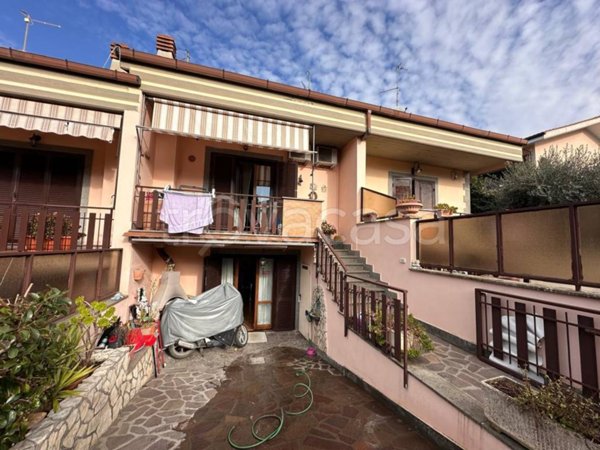 casa indipendente in vendita a Marino in zona Due Santi