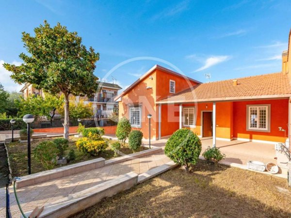 casa indipendente in vendita a Marino in zona Santa Maria delle Mole
