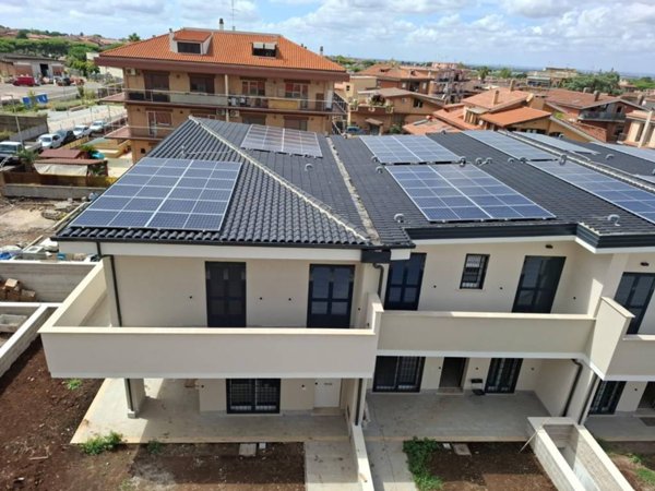 casa indipendente in vendita a Marino in zona Cava dei Selci