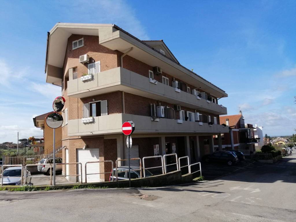 appartamento in vendita a Marino in zona Frattocchie