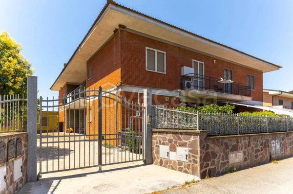 casa indipendente in vendita a Marino in zona Santa Maria delle Mole