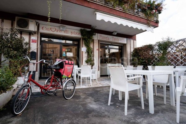 negozio in vendita a Marino in zona Poggio delle Mole