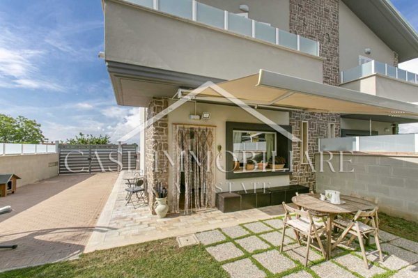 casa indipendente in vendita a Marino in zona Frattocchie