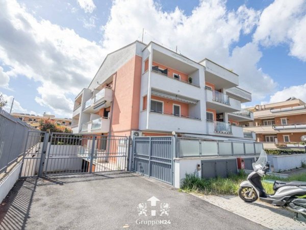 appartamento in vendita a Marino in zona Poggio delle Mole