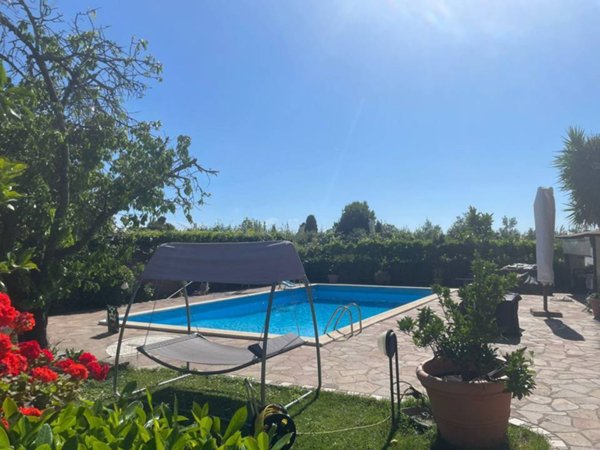 casa indipendente in vendita a Marino in zona Frattocchie