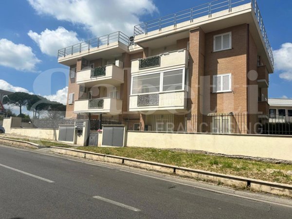 appartamento in vendita a Marino in zona Frattocchie