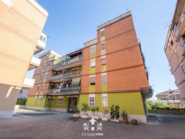 appartamento in vendita a Marino in zona Santa Maria delle Mole