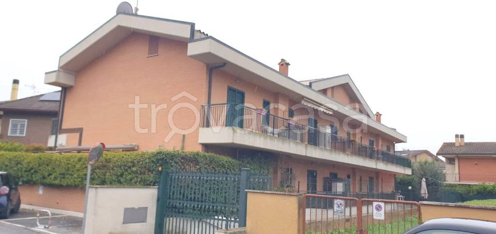 appartamento in vendita a Marino in zona Poggio delle Mole