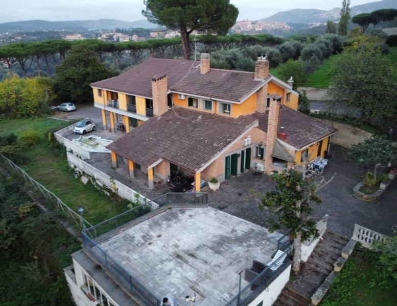 casa indipendente in vendita a Marino