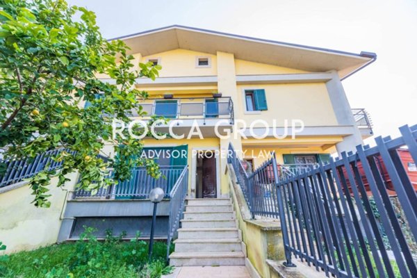 casa indipendente in vendita a Marino
