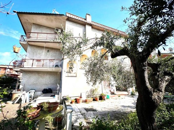 casa indipendente in vendita a Marino in zona Poggio delle Mole