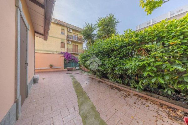 casa indipendente in vendita a Marino in zona Santa Maria delle Mole