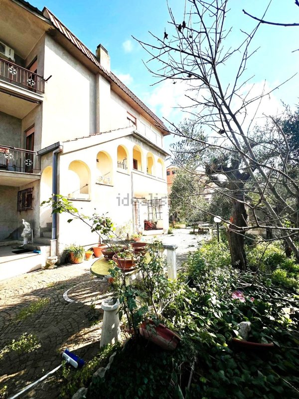 casa indipendente in vendita a Marino in zona Poggio delle Mole