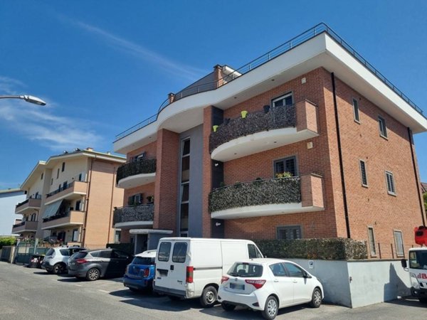 appartamento in vendita a Marino in zona Cava dei Selci