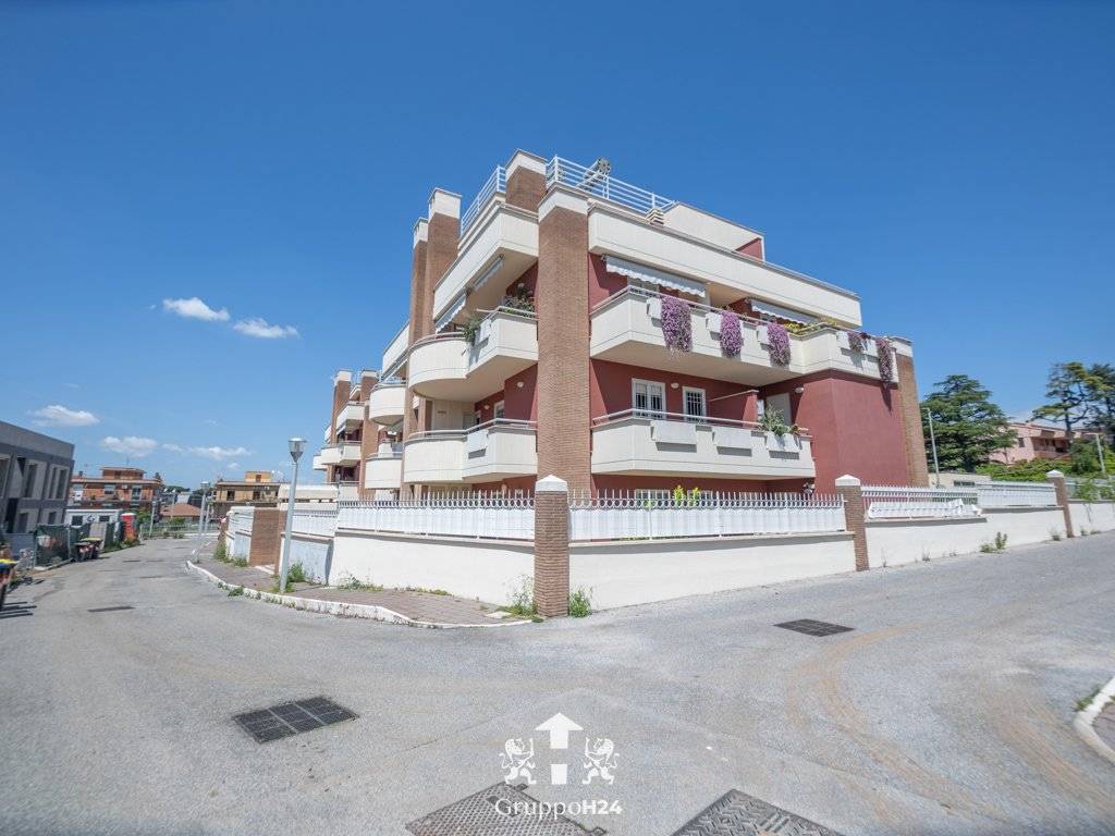appartamento in vendita a Marino in zona Santa Maria delle Mole