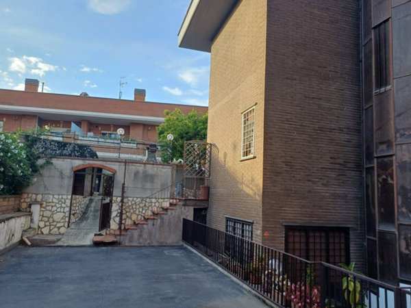 casa indipendente in vendita a Marino in zona Castelluccia