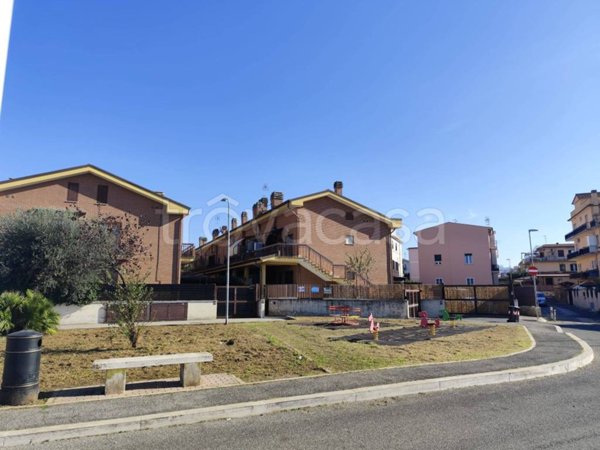 appartamento in vendita a Marino in zona Cava dei Selci