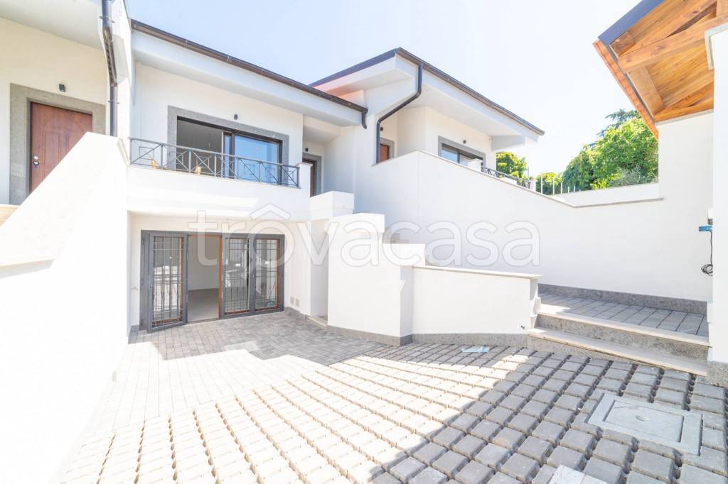 casa indipendente in vendita a Marino in zona Due Santi