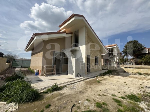 casa indipendente in vendita a Marino in zona Frattocchie