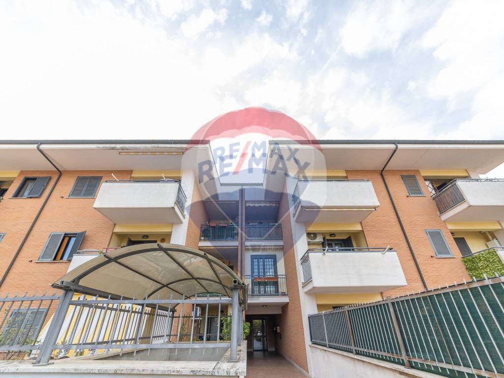 appartamento in vendita a Marino in zona Poggio delle Mole