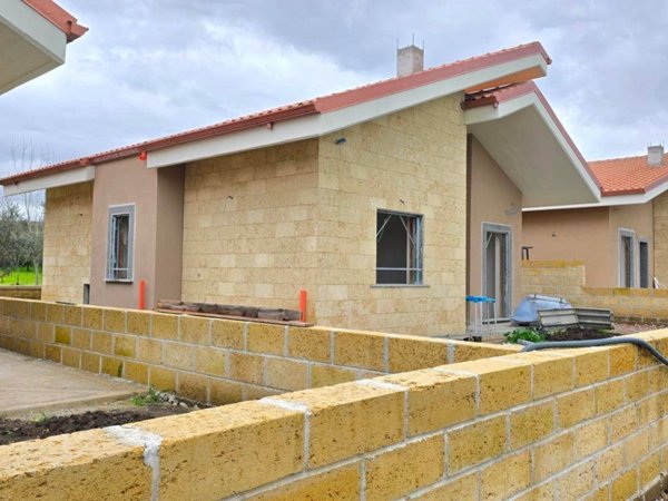casa indipendente in vendita a Marino in zona Due Santi