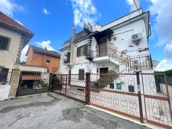 appartamento in vendita a Marino in zona Due Santi