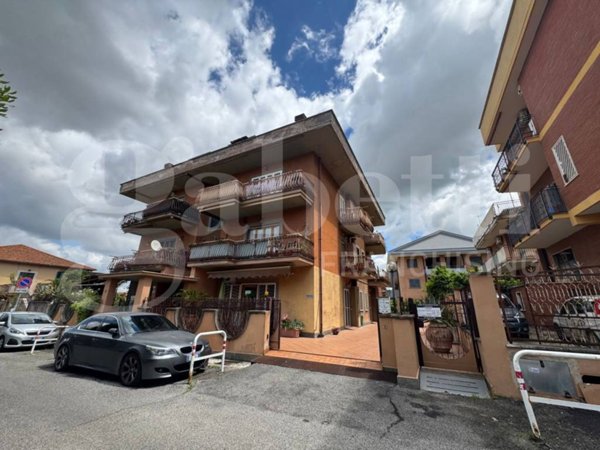 appartamento in vendita a Marino in zona Santa Maria delle Mole