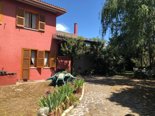casa indipendente in vendita a Marino