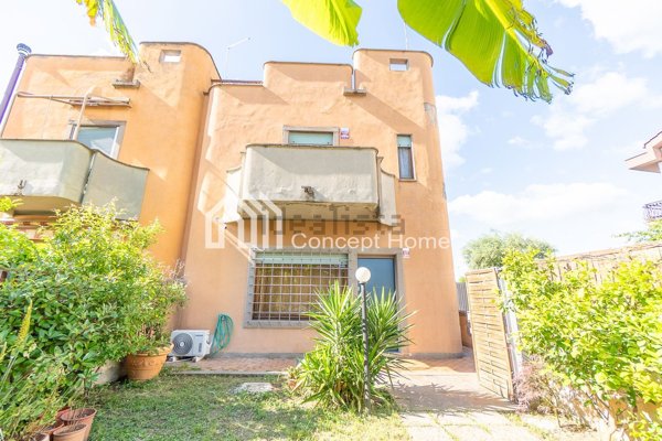 casa indipendente in vendita a Marino in zona Santa Maria delle Mole