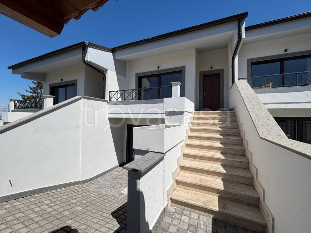 casa indipendente in vendita a Marino in zona Due Santi