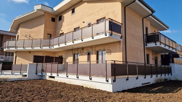 appartamento in vendita a Marino in zona Poggio delle Mole