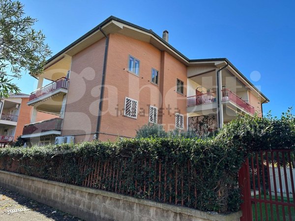 appartamento in vendita a Marino in zona Santa Maria delle Mole