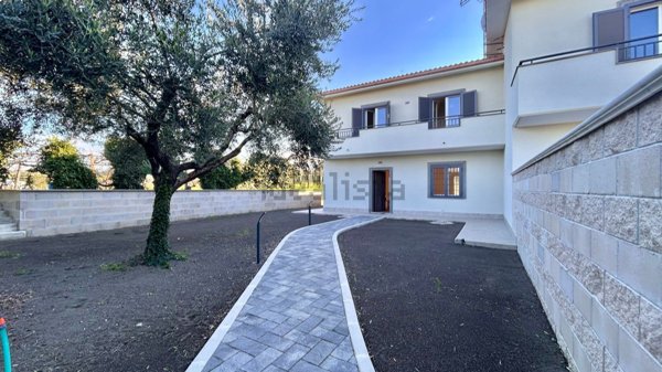 casa indipendente in vendita a Marino in zona Frattocchie