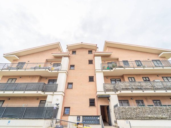 appartamento in vendita a Marino in zona Frattocchie