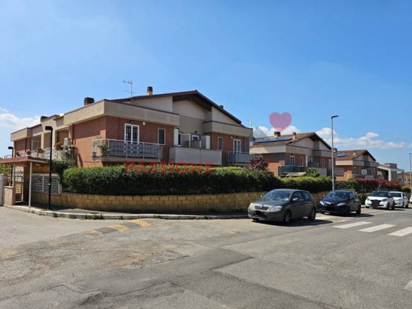 appartamento in vendita a Marino in zona Poggio delle Mole